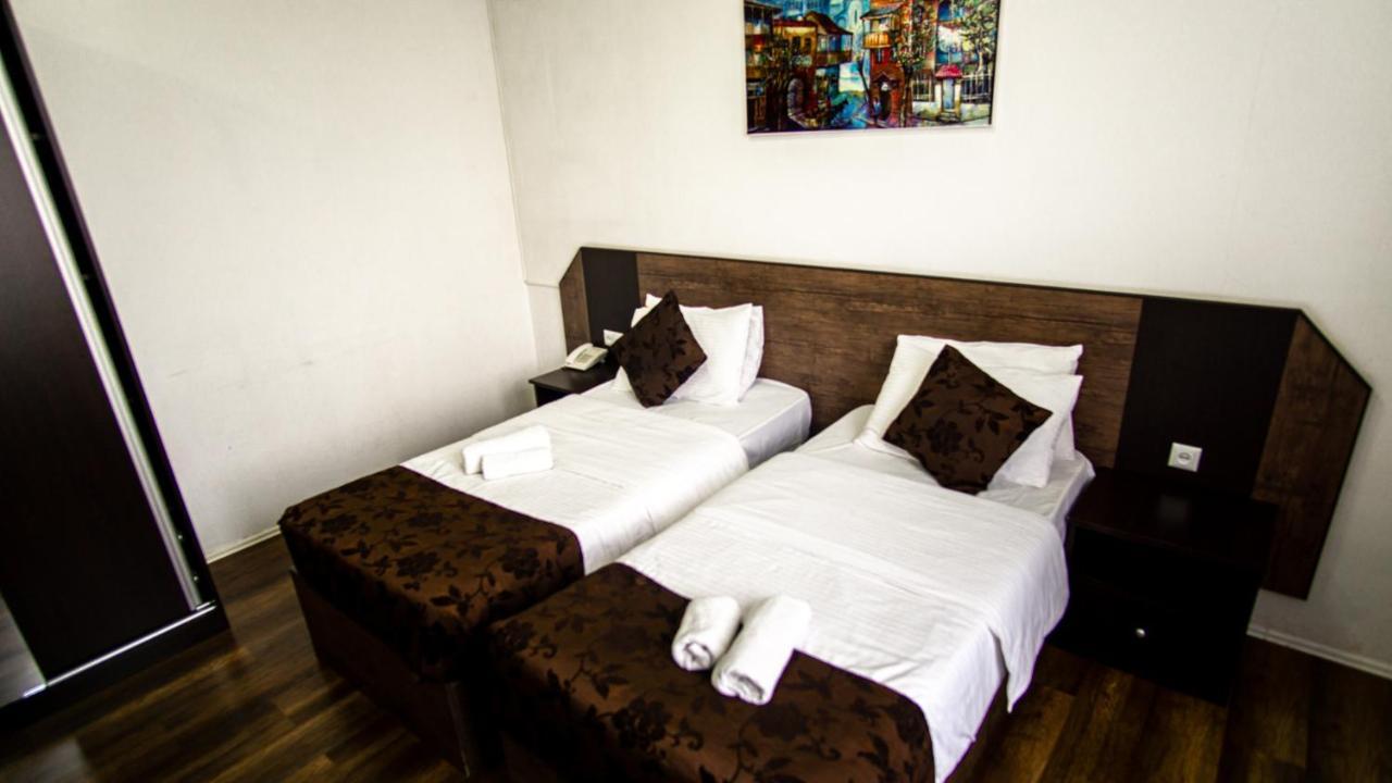 AIA Hotel Tbilisi Buitenkant foto