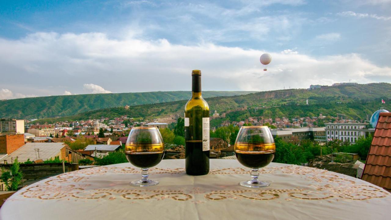 AIA Hotel Tbilisi Buitenkant foto