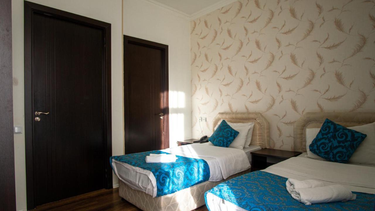 AIA Hotel Tbilisi Buitenkant foto