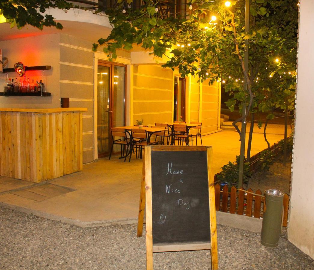 AIA Hotel Tbilisi Buitenkant foto