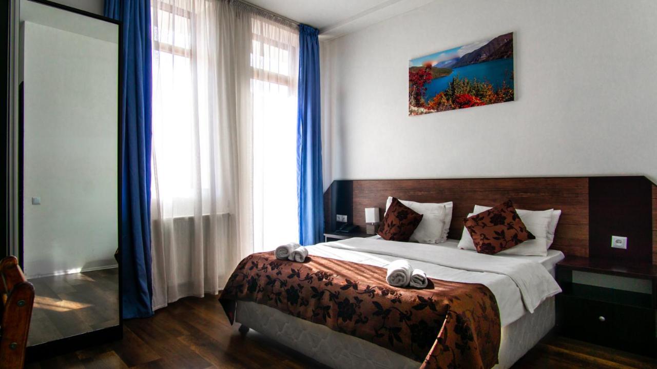 AIA Hotel Tbilisi Buitenkant foto