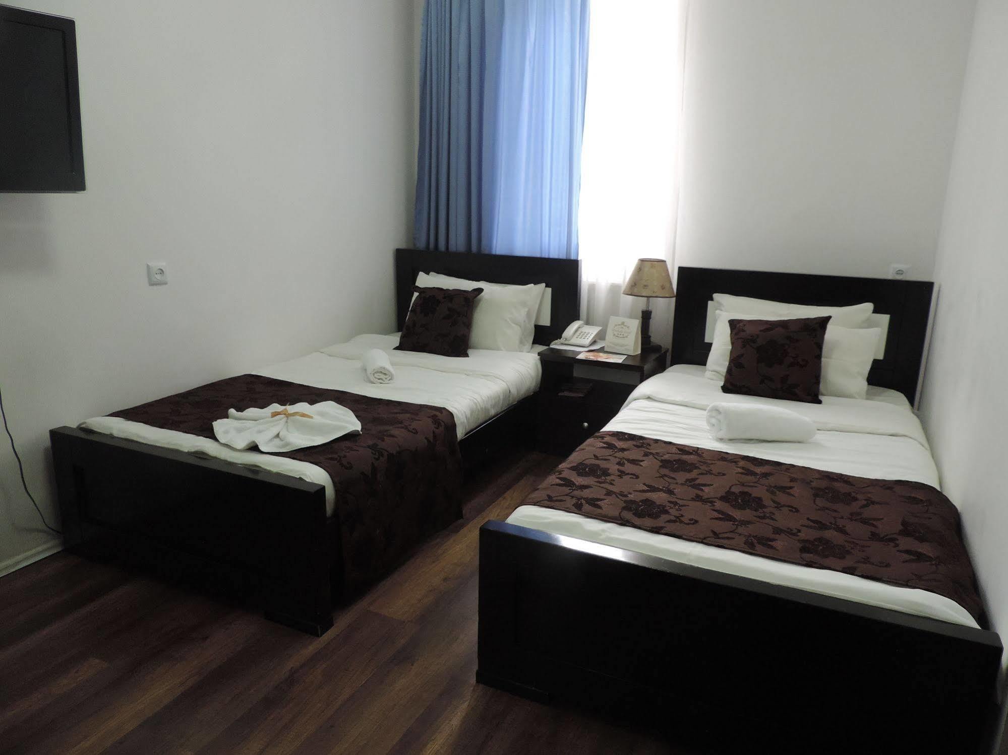 AIA Hotel Tbilisi Buitenkant foto