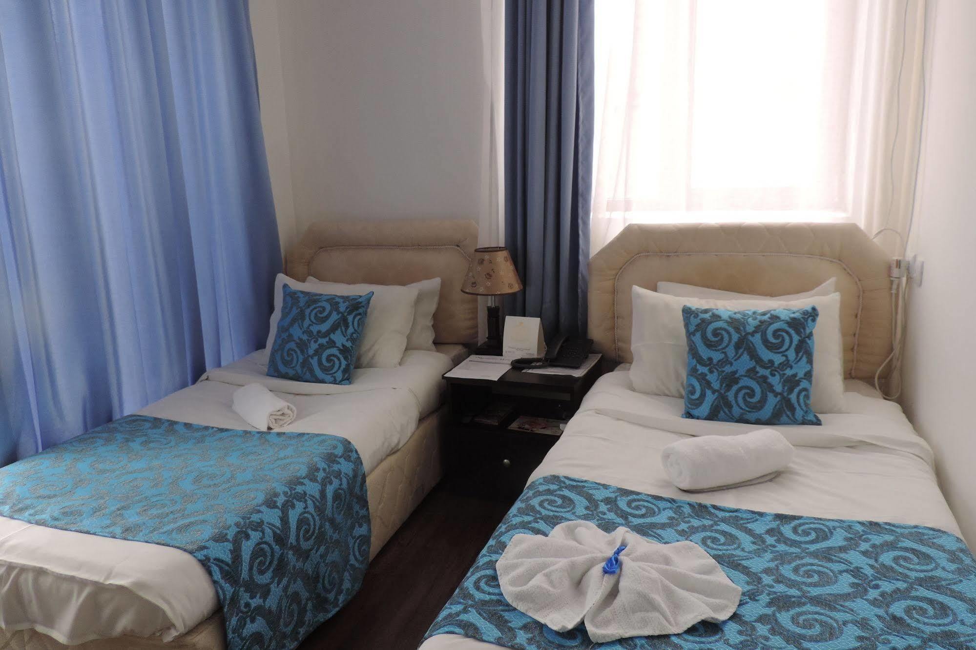 AIA Hotel Tbilisi Buitenkant foto